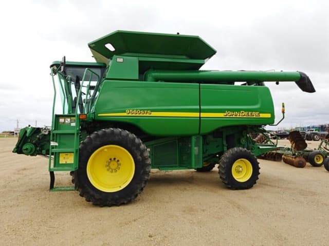 Image of John Deere 9560 STS equipment image 3