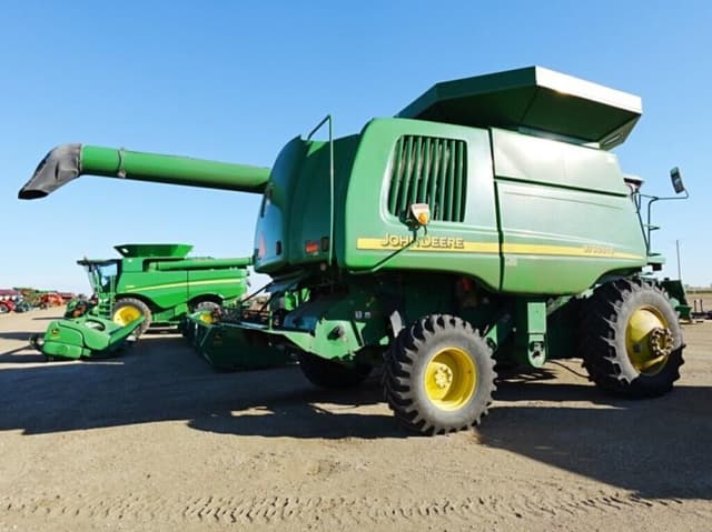 Image of John Deere 9760 STS equipment image 2