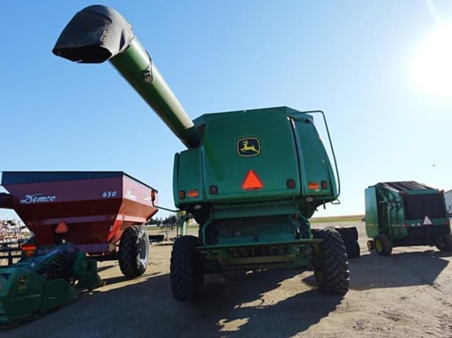 Image of John Deere 9760 STS equipment image 4