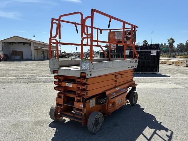 Image of JLG 3246ES equipment image 3
