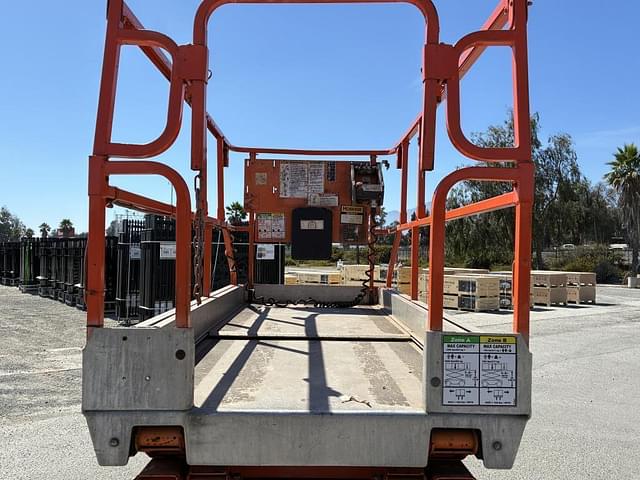 Image of JLG 3246ES equipment image 2