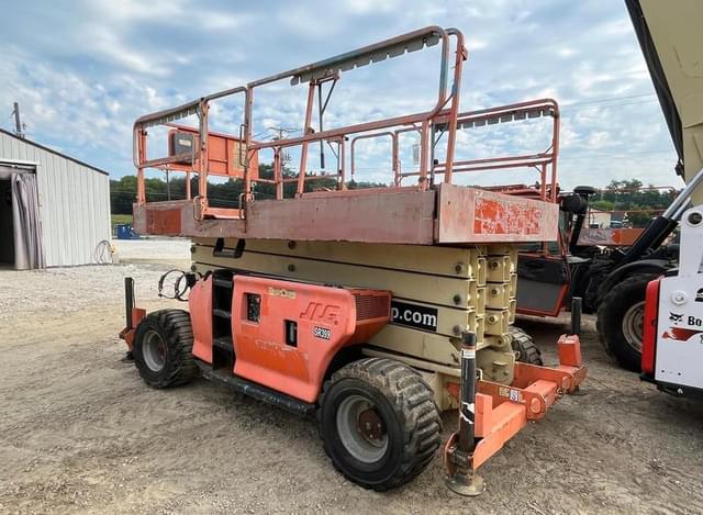 Image of JLG 4394RT equipment image 2