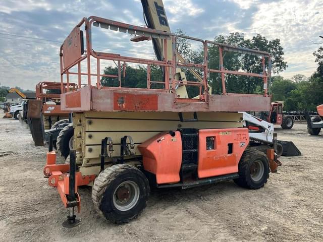 Image of JLG 4394RT equipment image 1