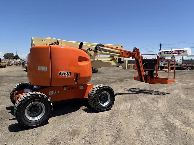 Image of JLG 450AJ equipment image 2