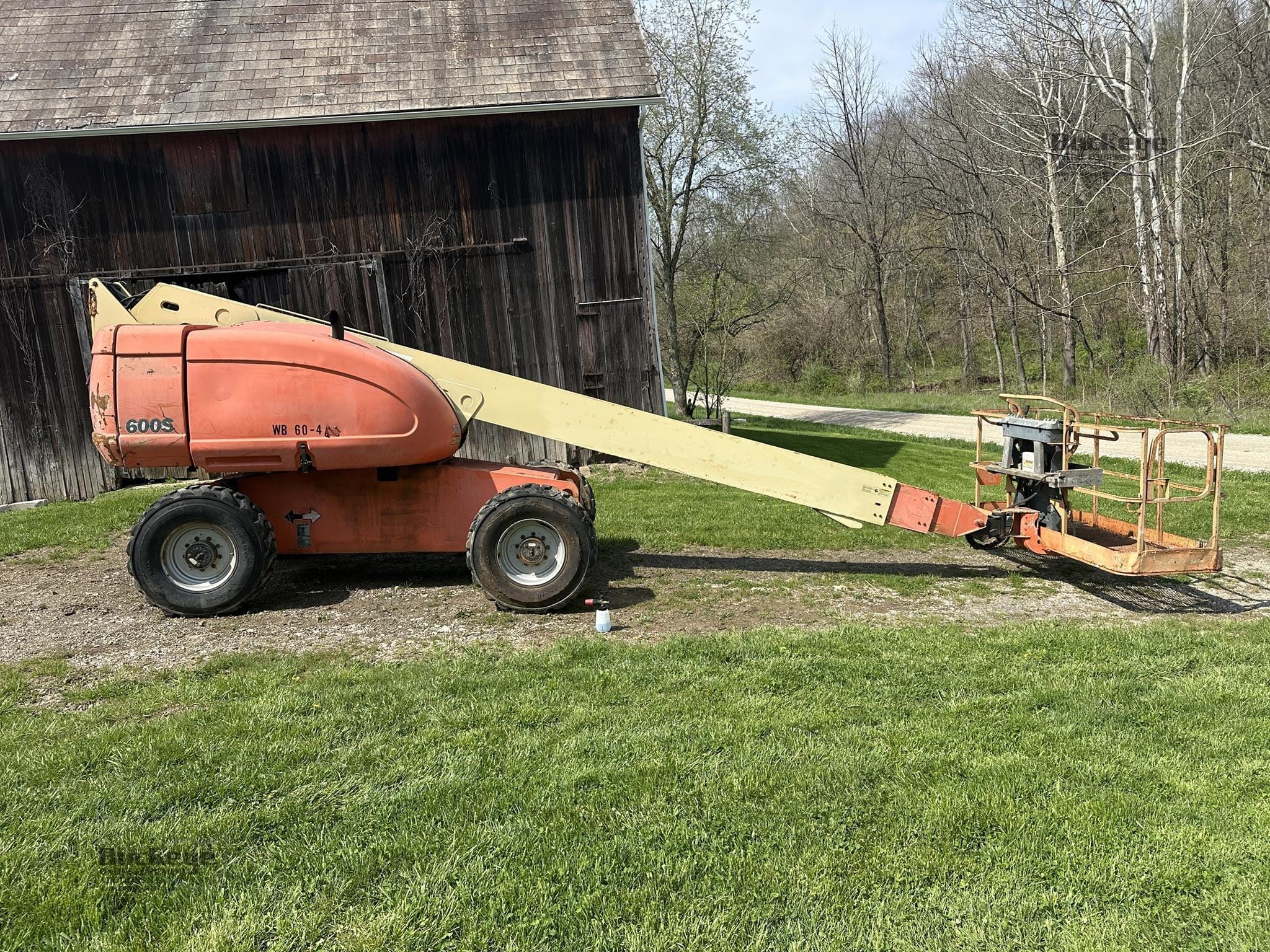 2005 JLG 600S Equipment Image0