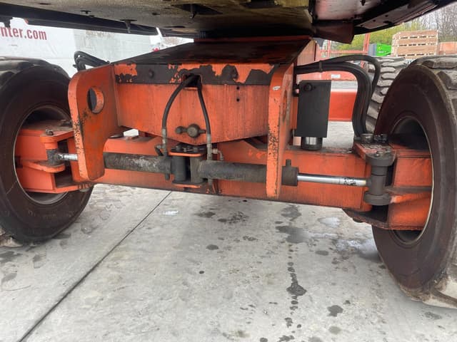 Image of JLG 600S equipment image 4