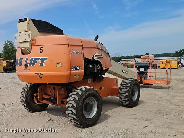 Image of JLG 600S equipment image 4