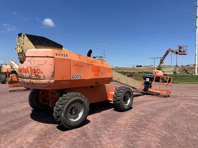 Image of JLG 600S equipment image 4