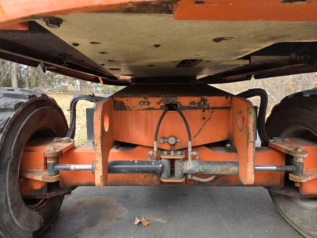 Image of JLG 600S equipment image 4