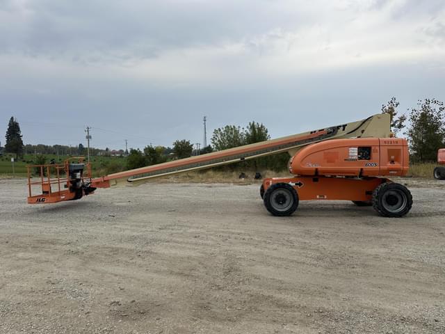 Image of JLG 800S equipment image 3