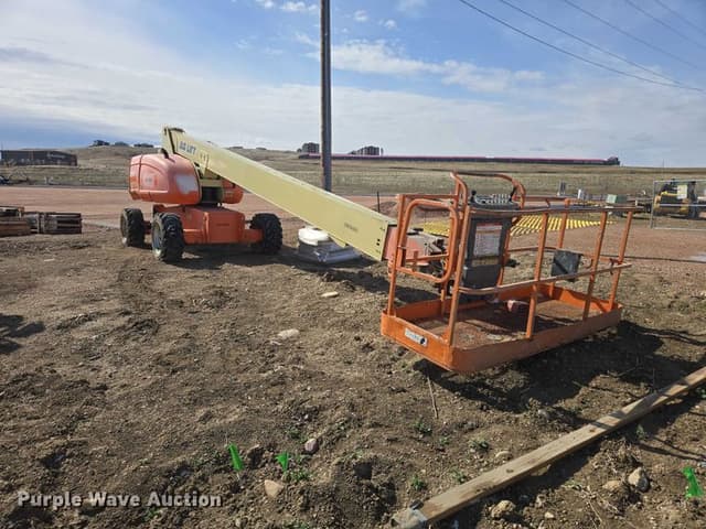 Image of JLG 800S equipment image 2