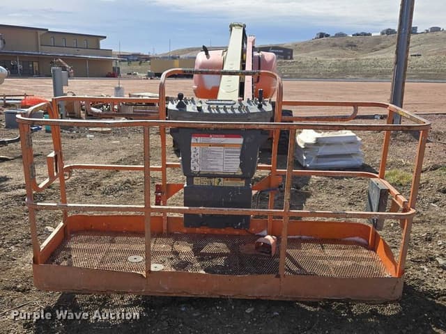 Image of JLG 800S equipment image 1