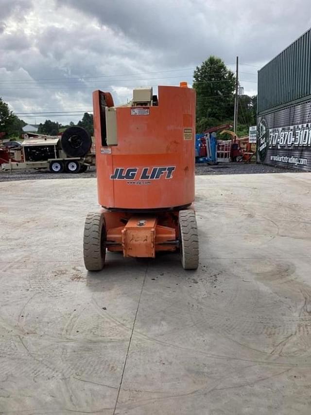 Image of JLG E300AJP equipment image 2