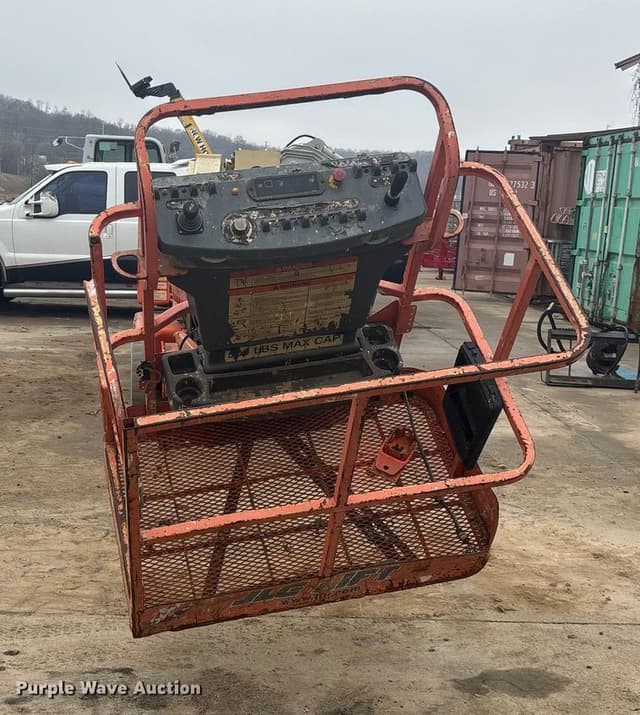 Image of JLG E400AJP equipment image 1