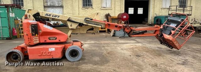 Image of JLG E400AJP equipment image 3