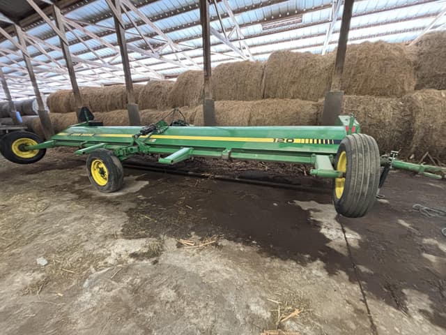 Image of John Deere 120 equipment image 4