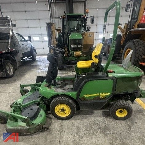 2005 John Deere 1445 Series II Equipment Image0