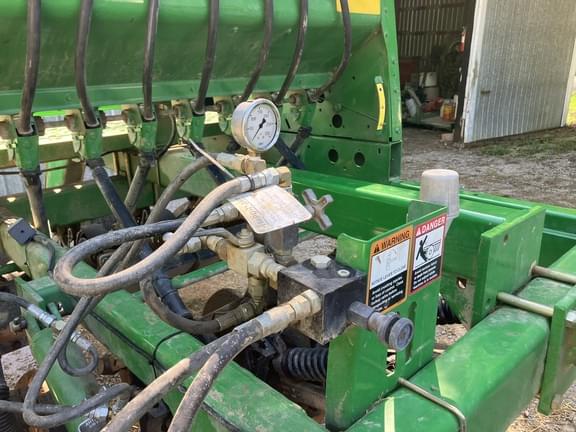 Image of John Deere 1590 equipment image 4