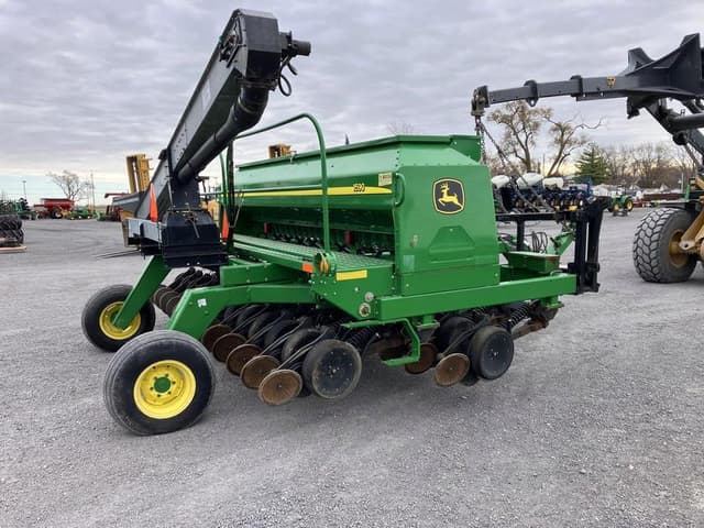 Image of John Deere 1590 equipment image 1