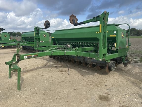 Image of John Deere 1590 equipment image 3