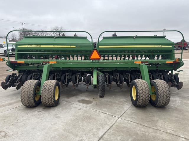 Image of John Deere 1590 equipment image 2