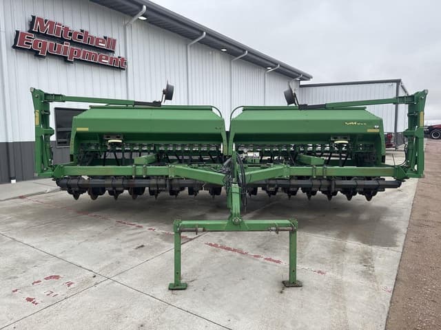 Image of John Deere 1590 equipment image 1