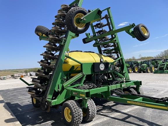 Image of John Deere 1690 equipment image 2