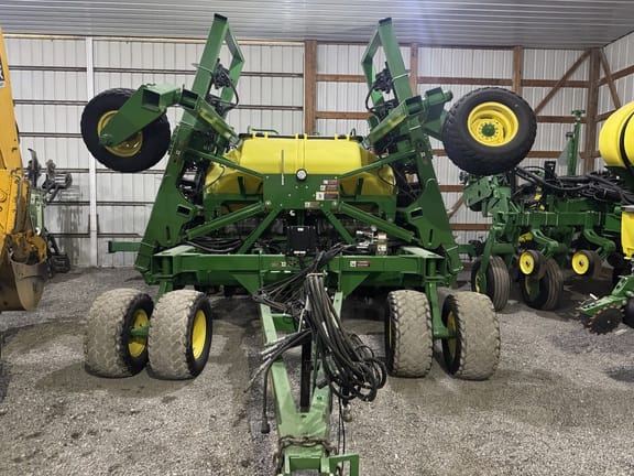 2005 John Deere 1690 Equipment Image0