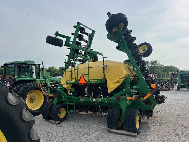 Image of John Deere 1690 equipment image 4