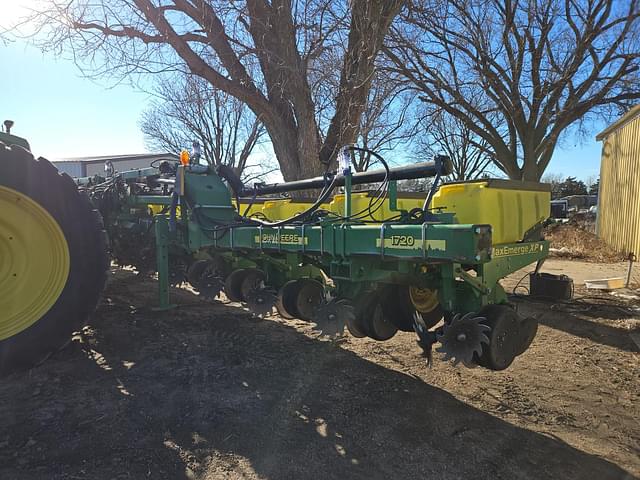 Image of John Deere 1720 equipment image 1