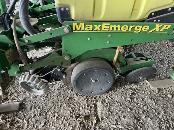 Image of John Deere 1720 equipment image 1