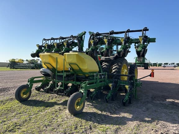 Image of John Deere 1720 equipment image 3