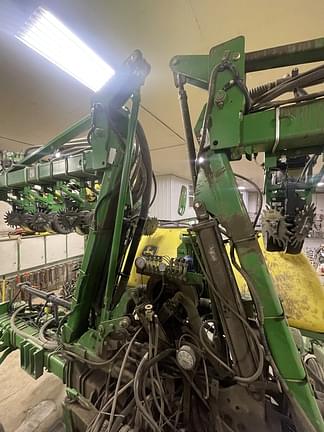 Image of John Deere 1720 equipment image 4