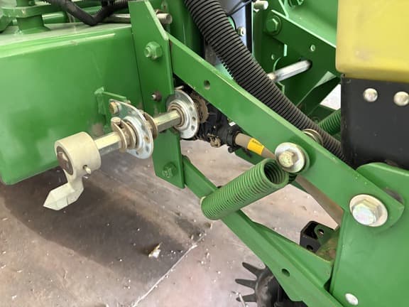 Image of John Deere 1760 equipment image 1