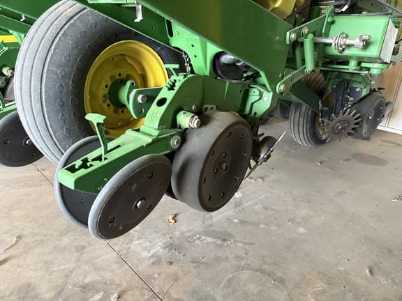 Image of John Deere 1760 equipment image 4