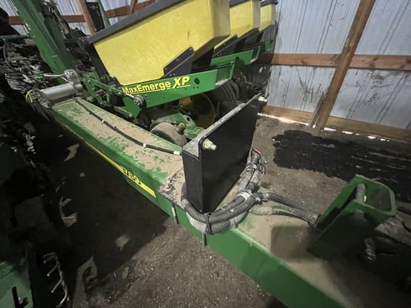 Image of John Deere 1760 equipment image 4