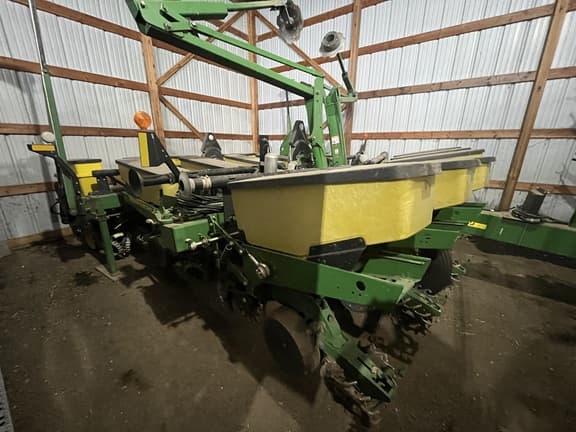 Image of John Deere 1760 equipment image 2