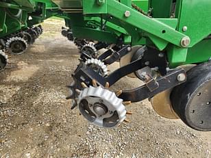 Main image John Deere 1760 8