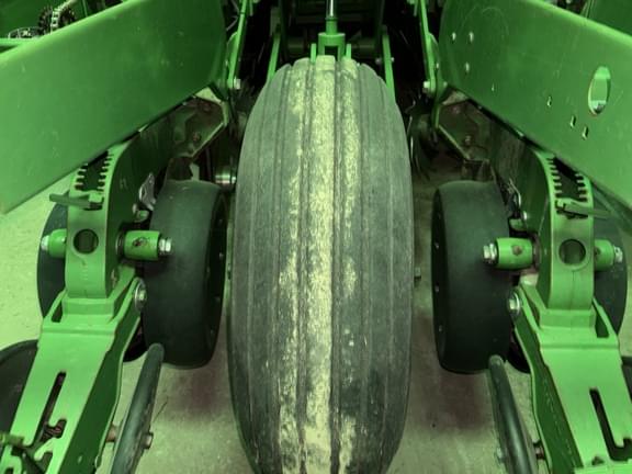 Image of John Deere 1760 equipment image 2