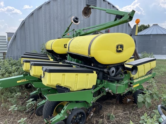 Main image John Deere 1760