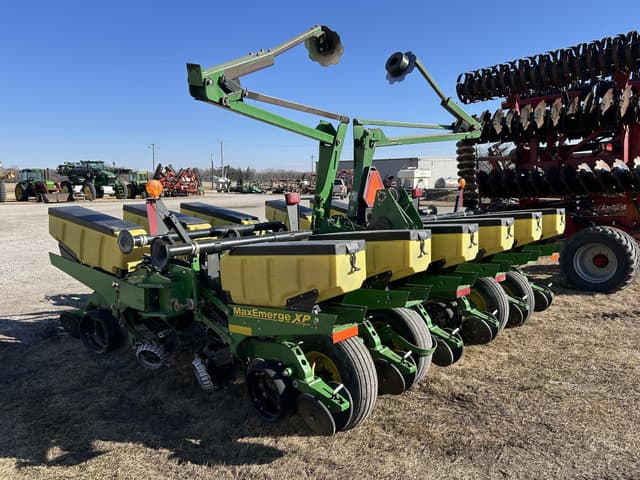 Image of John Deere 1760 equipment image 3