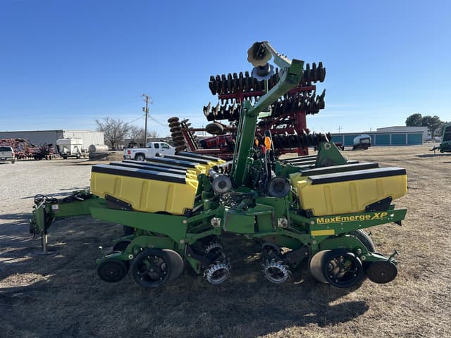 Image of John Deere 1760 equipment image 2