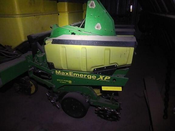 Image of John Deere 1770 equipment image 3