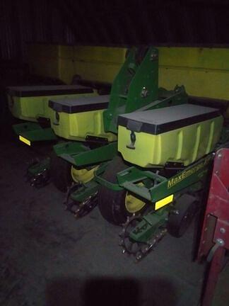 Image of John Deere 1770 equipment image 1