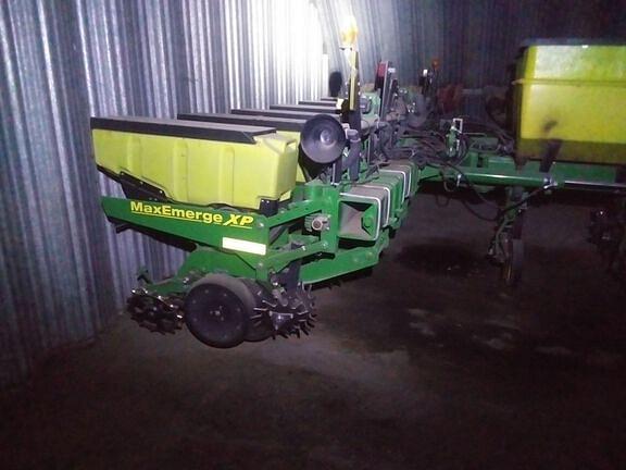 Image of John Deere 1770 equipment image 2