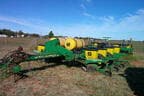 2005 John Deere 1770 Image