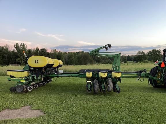 Image of John Deere 1770 equipment image 1