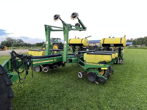 Image of John Deere 1770 equipment image 4