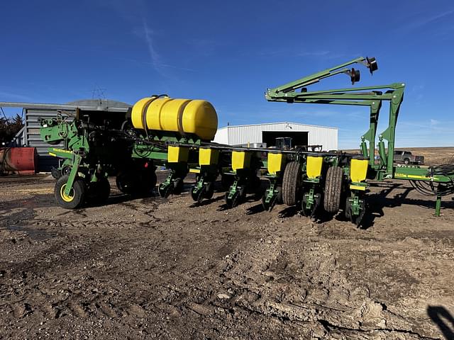 Image of John Deere 1770 equipment image 1