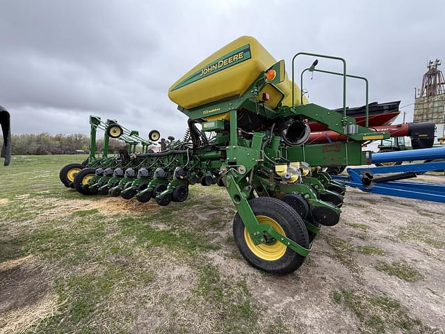 Image of John Deere 1770 equipment image 1
